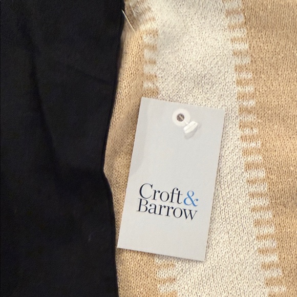 Black Ruffled V-Neck Top - Picture 4 of 4